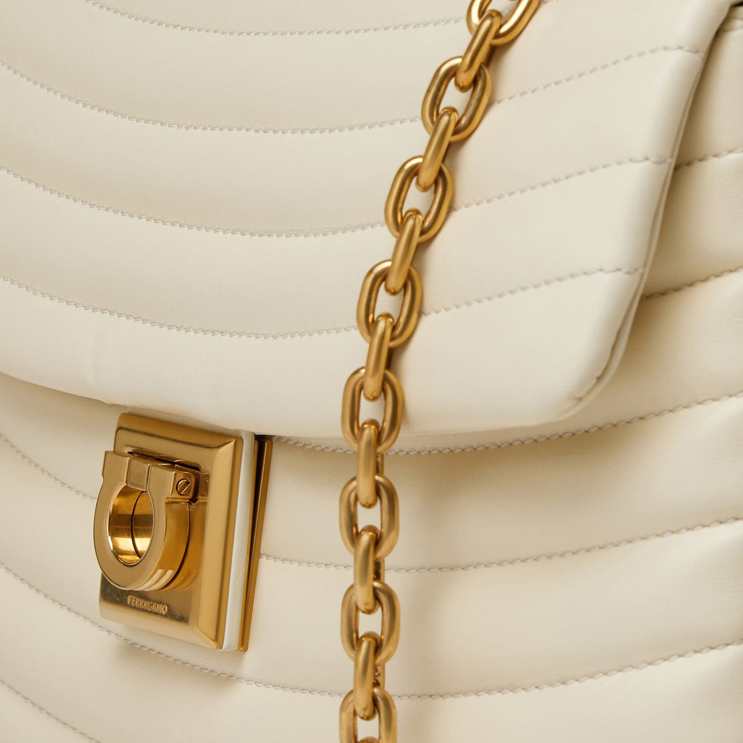 Quilted handbag (M) Mascarpone