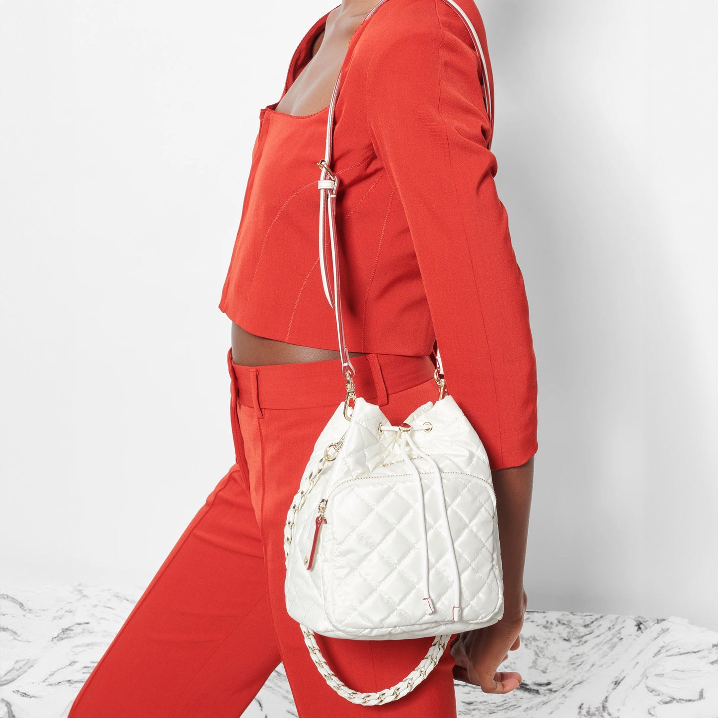 CROSBY DRAWSTRING BUCKET BAG - Pearl Metallic