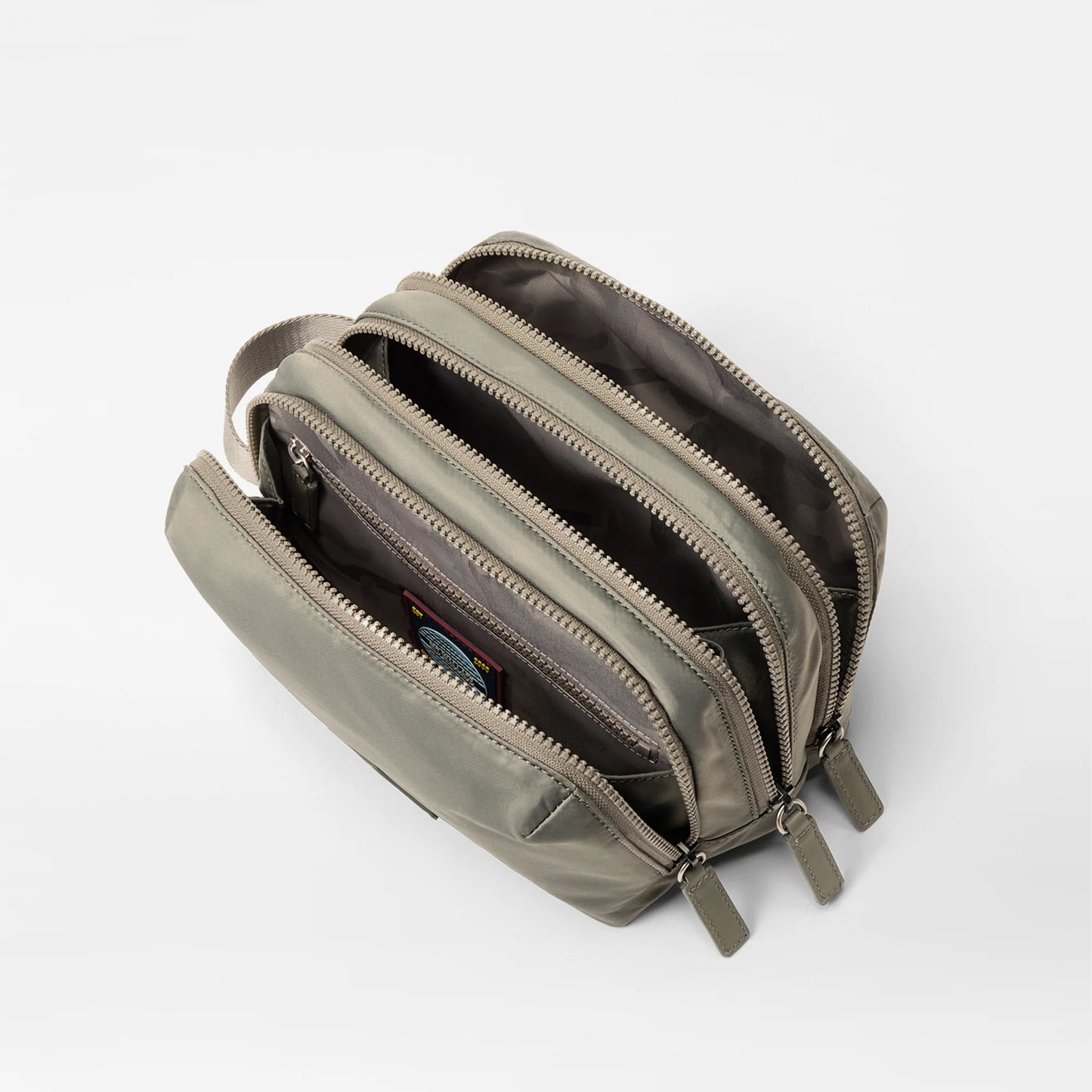 Sage Bleecker Triple Compartment Dopp Kit
