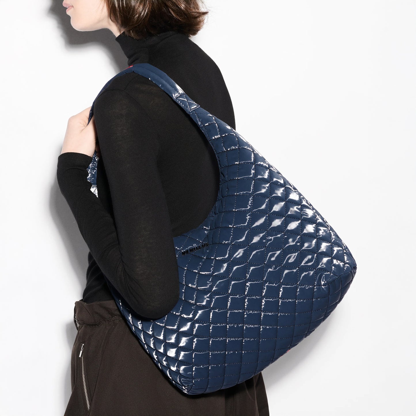 Large Metro Shoulder II - Ink Liquid