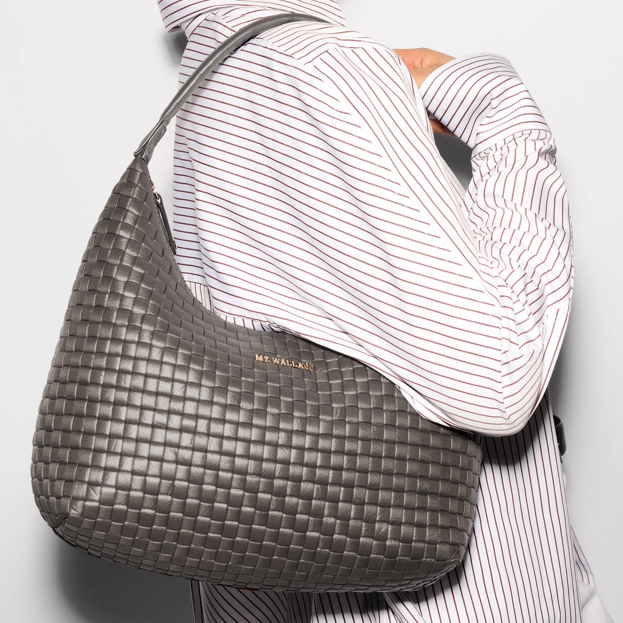 Magnet Medium Woven Shoulder