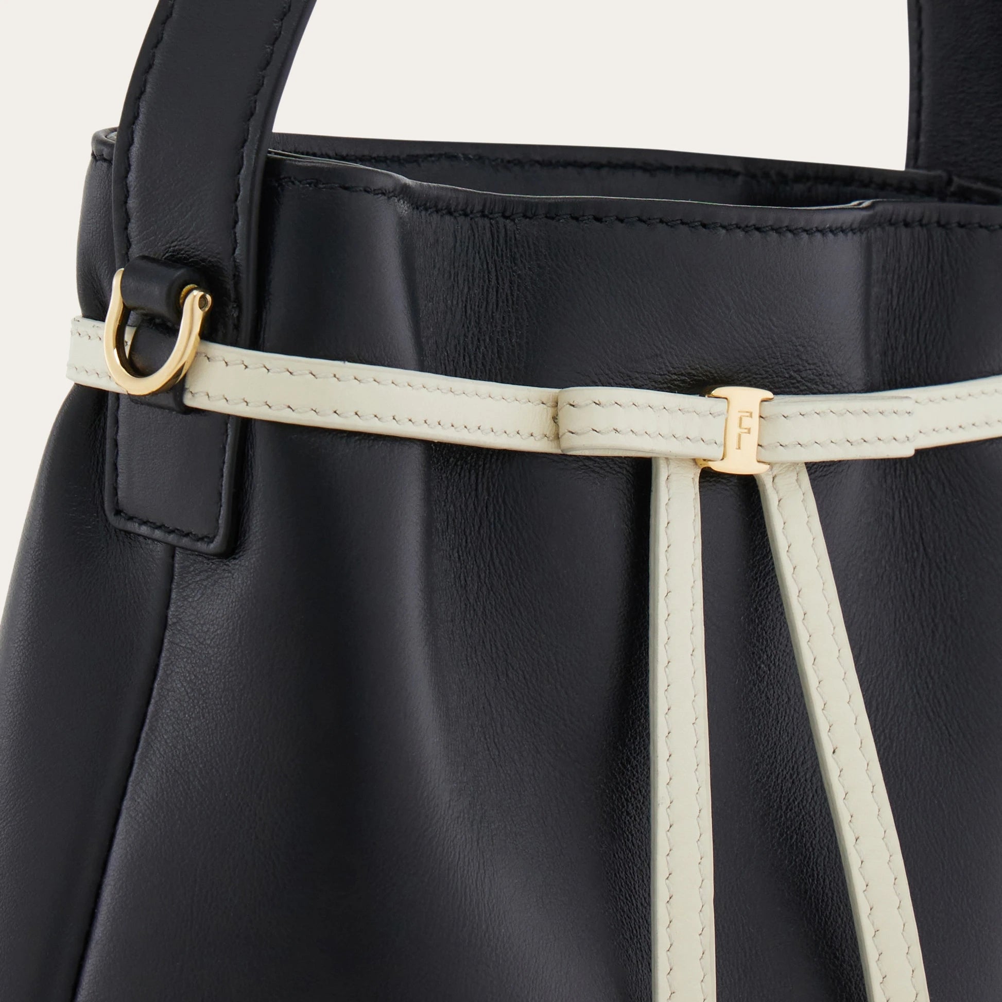 Mini Bow bucket bag