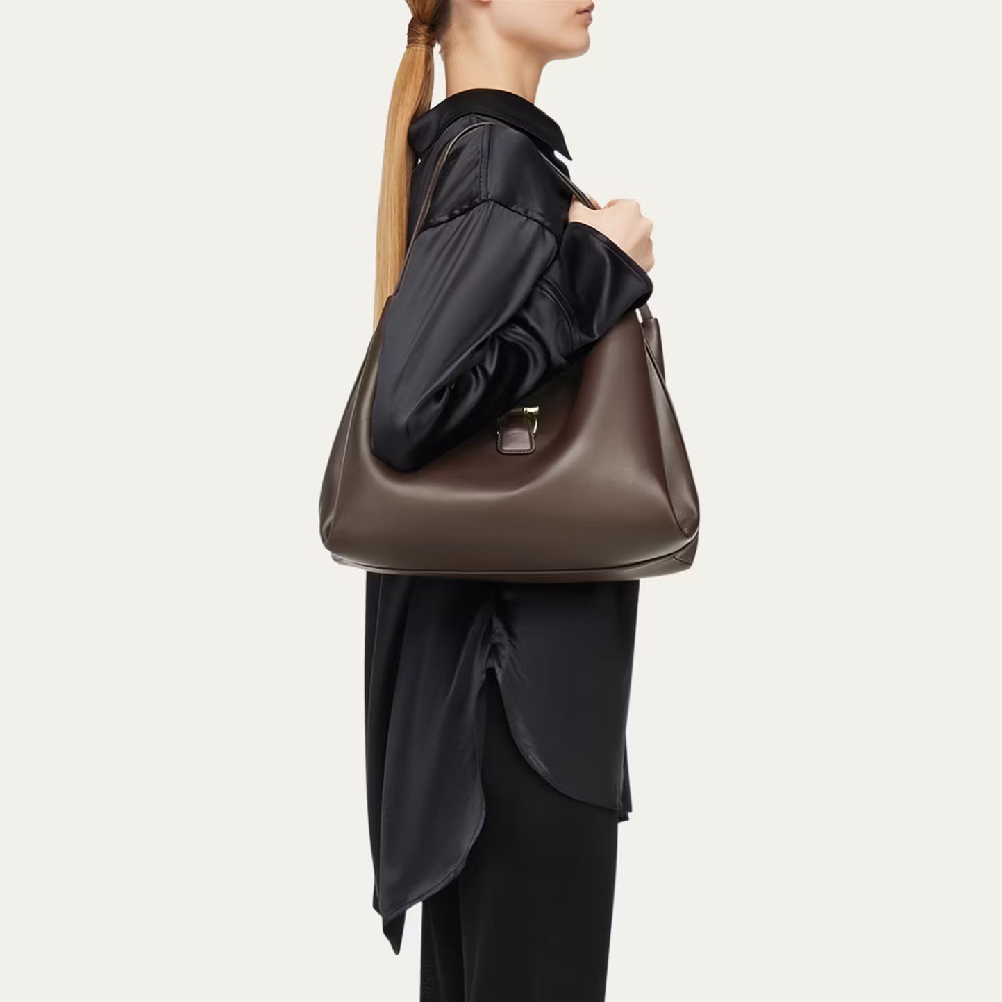 Mia tote bag